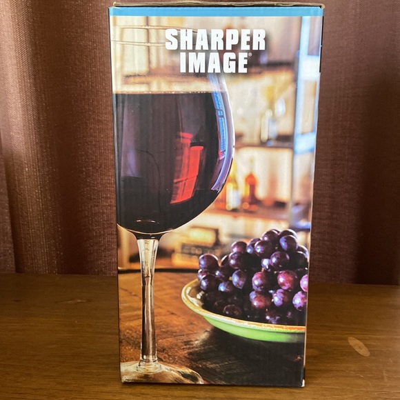SHARPER IMAGE XL OVERSIZED WINE GLASS HOLDS AN ENTIRE BOTTLE OF WINE NEW - Picture 2 of 9